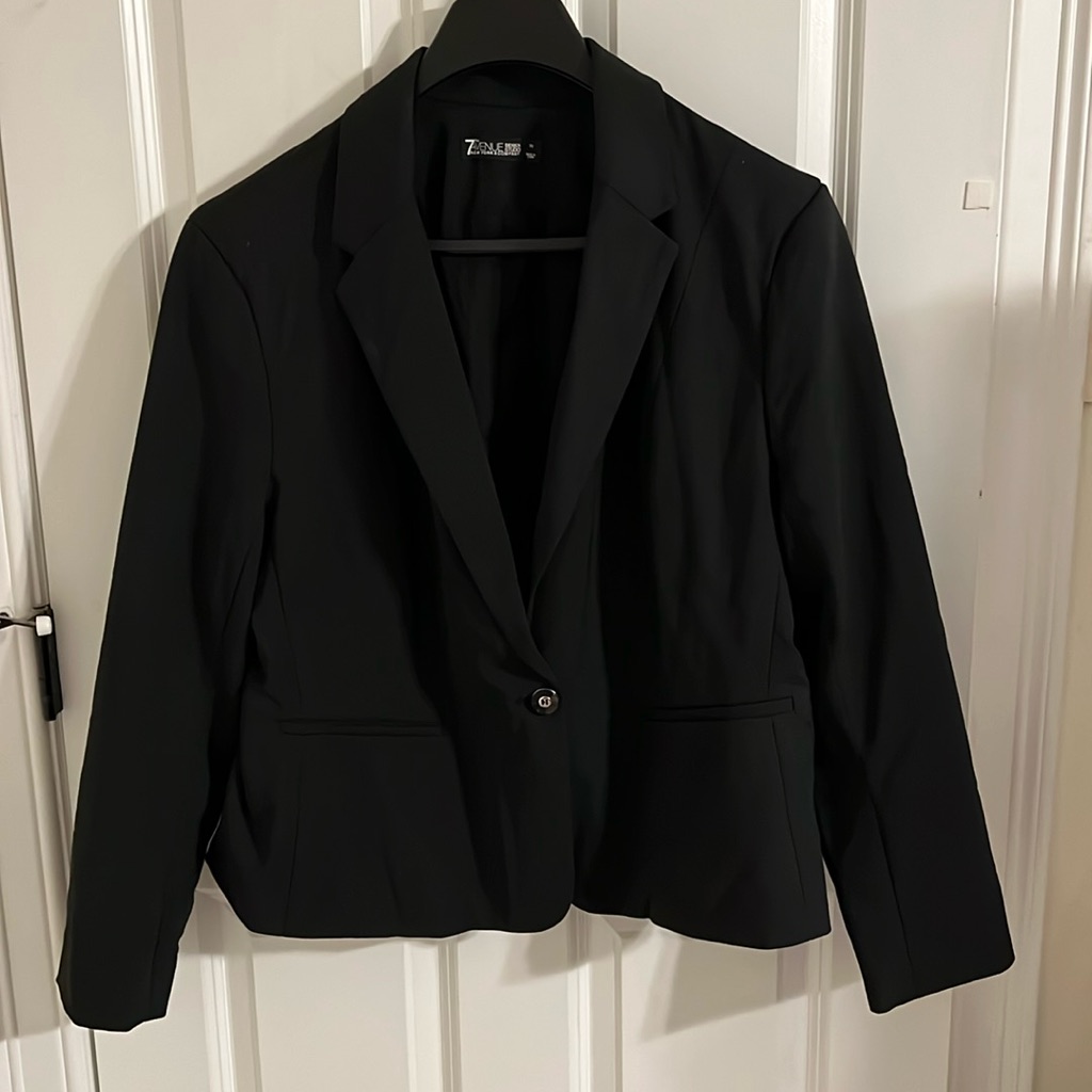 New York Company Quality Black Blazer Brand New